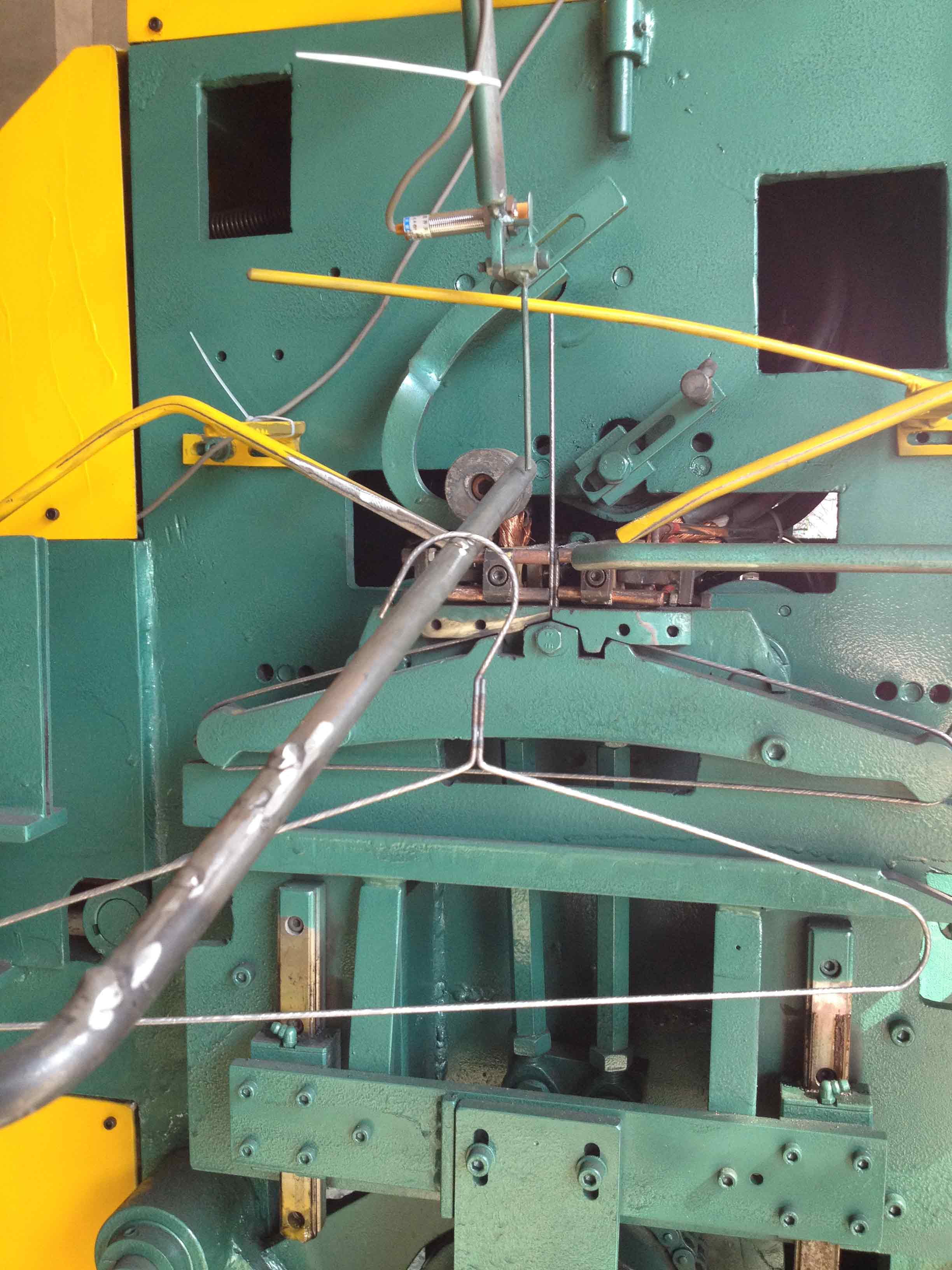 雙線衣架焊接成型機(jī)